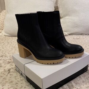 Dolce Vita Caster H2O Size 9